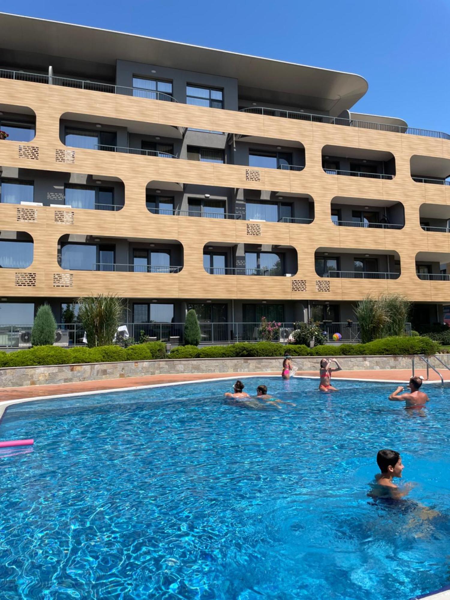 Freddo Apartment - Coral Residence Complex With Parking & Pool فارنا المظهر الخارجي الصورة